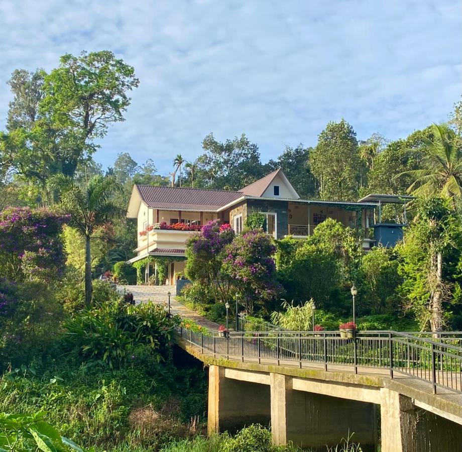 Flower Valley Plantation Homestay Munnar Esterno foto